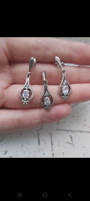 Komplet wisiorek i kolczyki