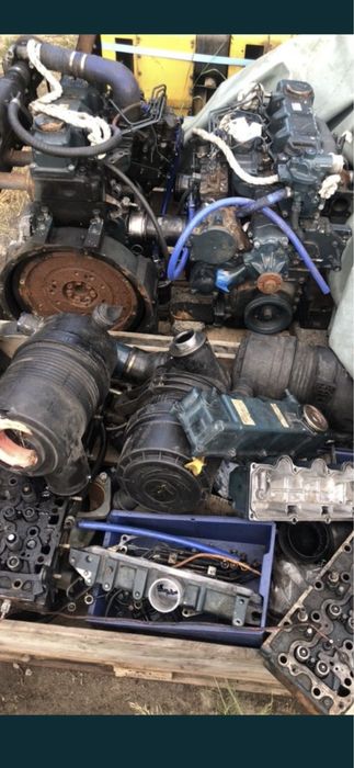 Kubota v 3300 T głowica blok wał korbowód wtrysk