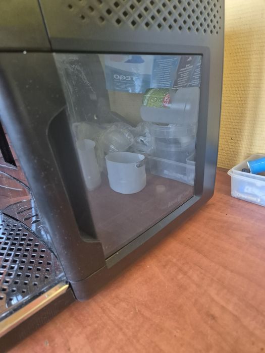 Ekspres Philips LatteGo EP3200 w kolorze czarnym