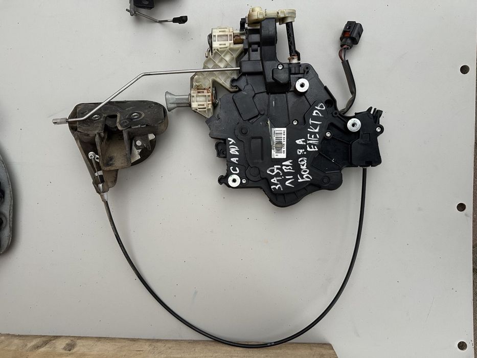 Замок бокових зсувних дверей ляди кришки багажника VW Caddy Кадді