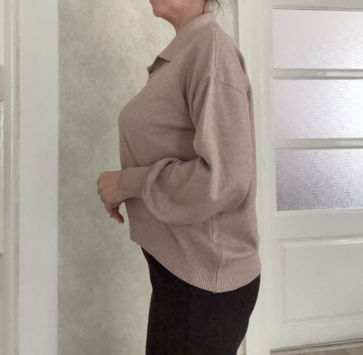 Свитер женский с воротником