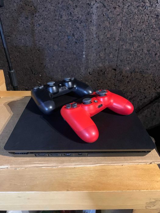PS4 Slim CUH-2216A (500GB) + 2 Comandos + Jogos