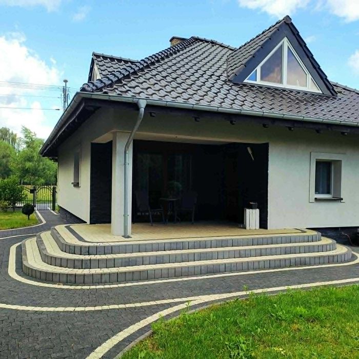 Sprzedam dom jednorodzinny wolnostojący z dużą działką