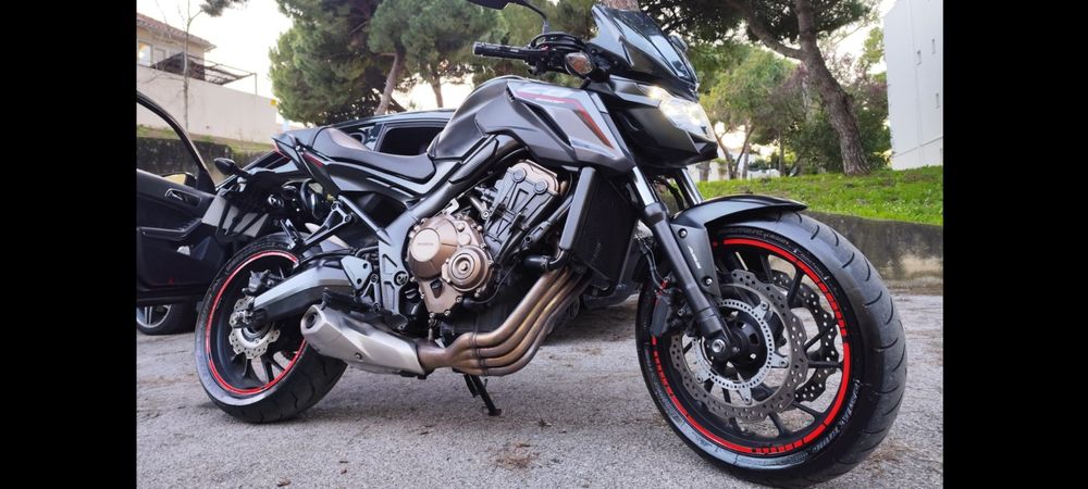 Cb650f ano 2017 , revisão feita com pneus novos