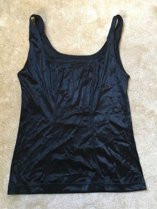 sylwester Czarny błyszczący top na ramiączkach