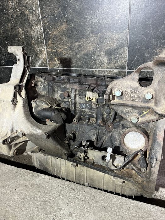Блок двигун  т4 2.5тді acv