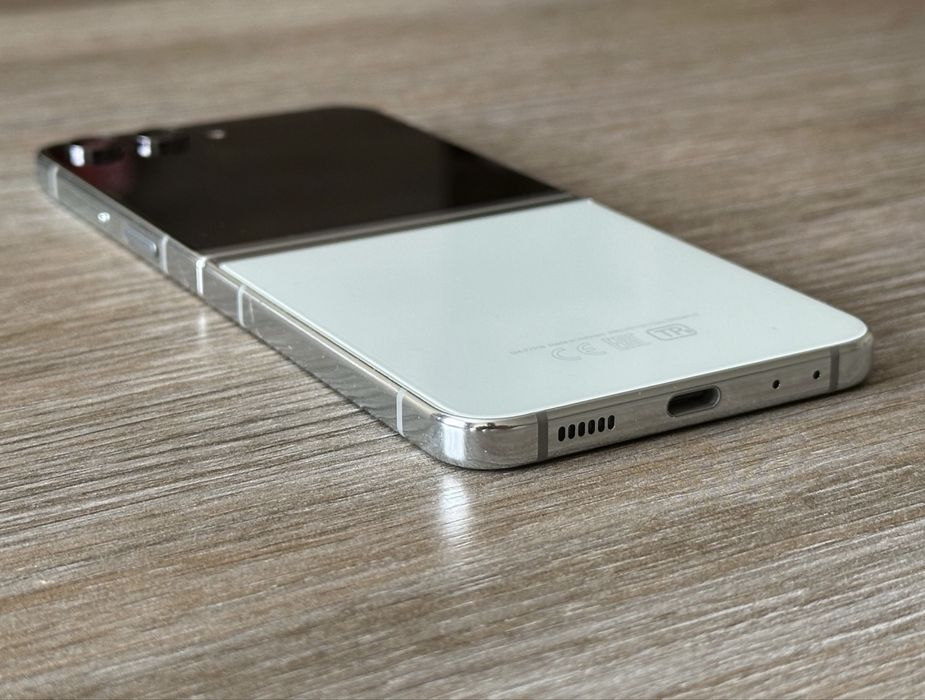 Samsung Galaxy Flip 5 8/256 Mint