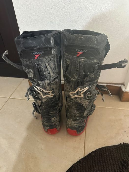 Botas de motocross e material