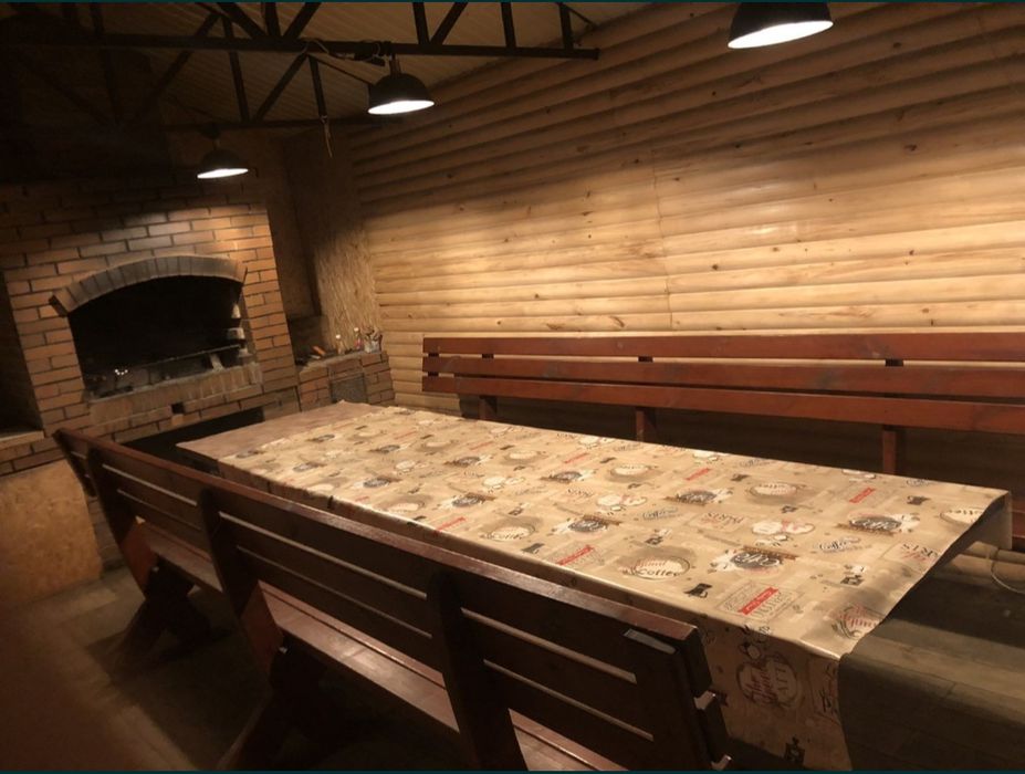 Великий будинок, лазня , басейн.