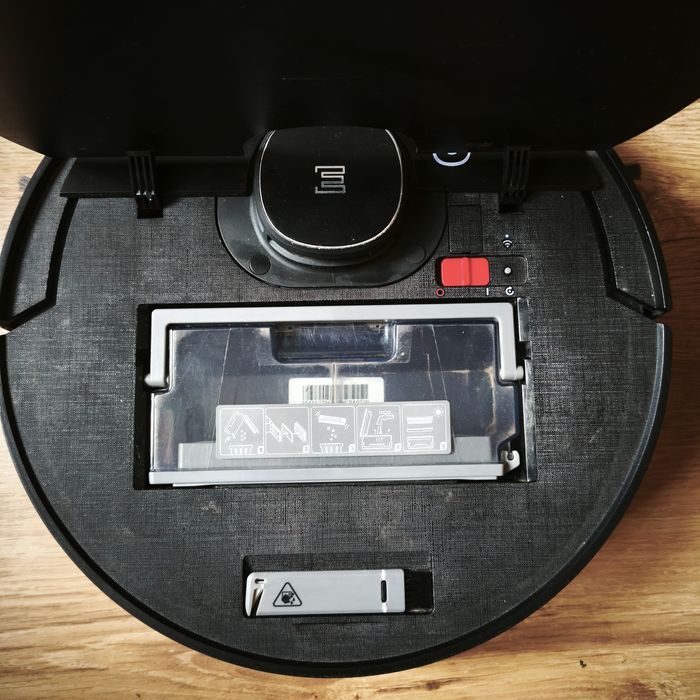 Robot, odkurzacz sprzątający Deebot Ozmo 950