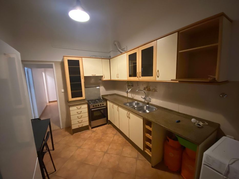 Alugo quarto grande de casal junto à estação da CP de Agualva, Cacem