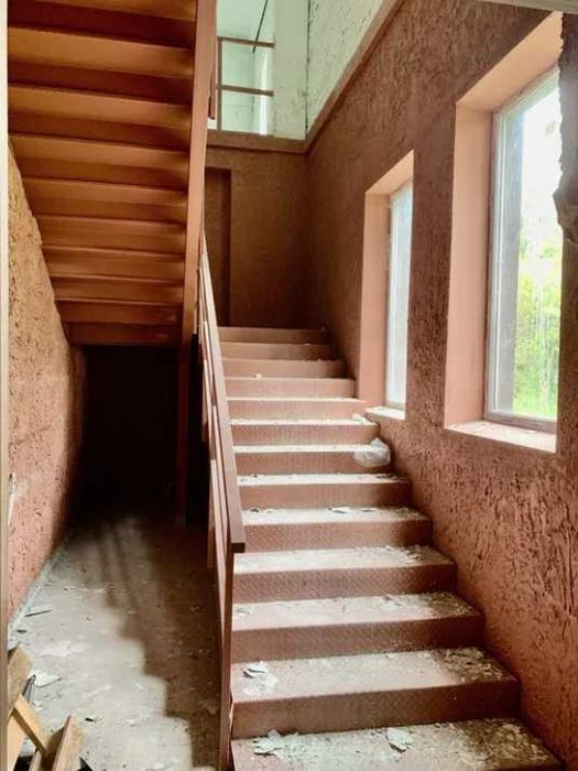 Продаж виробничого приміщення 1700м2, метро Лівобережна.