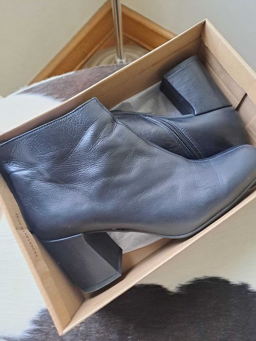Botas em pele preta- Hispanitas