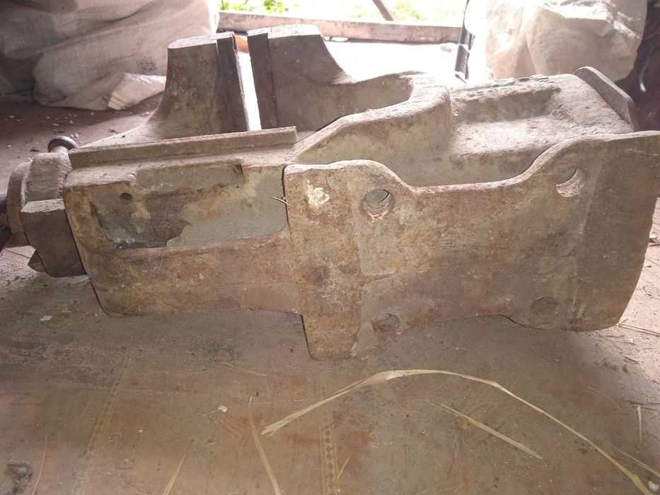 Тіскі, лещата слюсарні ссср