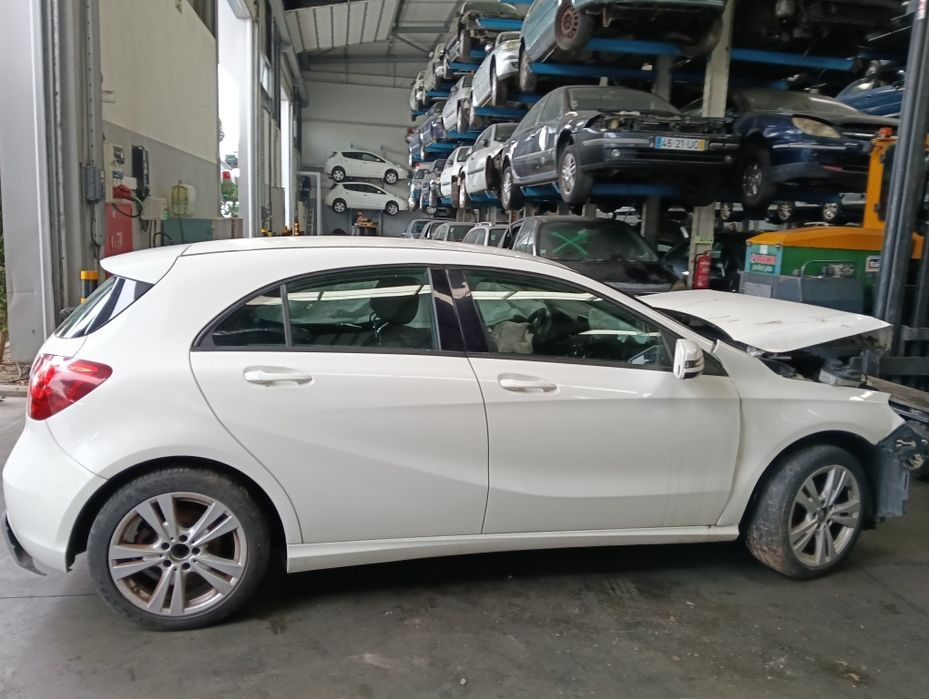 Mercedes A 180 W176 Display ecrã original anos 2012/13/14/15/16/17/18/