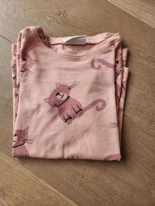 Bawełniana, cienka bluzeczka w kotki Coccodrillo. R. 104