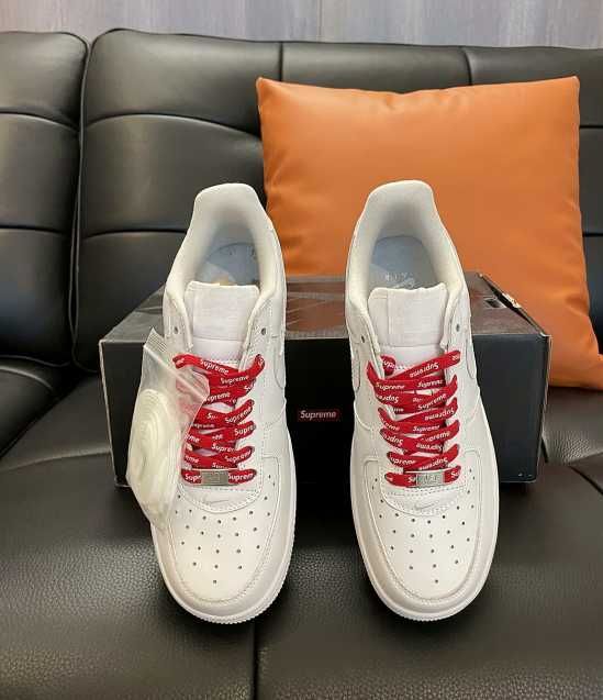 Nike Air Force 1 Low Supreme White R.40