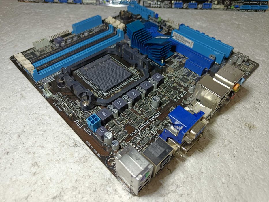 Материнська плата AMD ASUS M5A78L-M/USB3 sAM3+ під процесори серії FX!