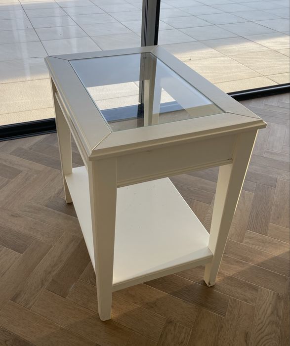 Mesa de apoio sala branca