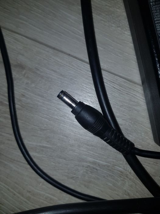 Блок питания на ноутбук