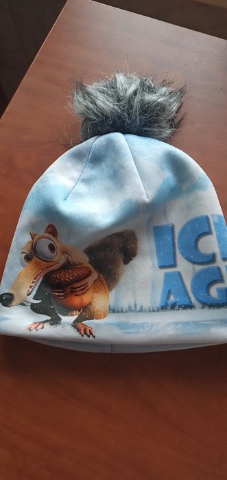 Шапка і аксесуари для дівчинки