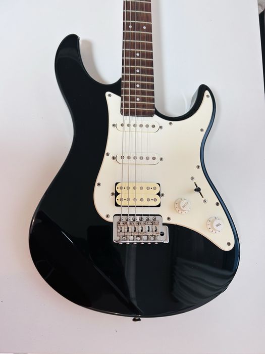 Електрогітара Yamaha EG 112