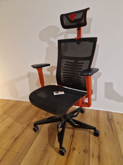 Fotel gamingowy Genesis ASTAT 700 czerwony