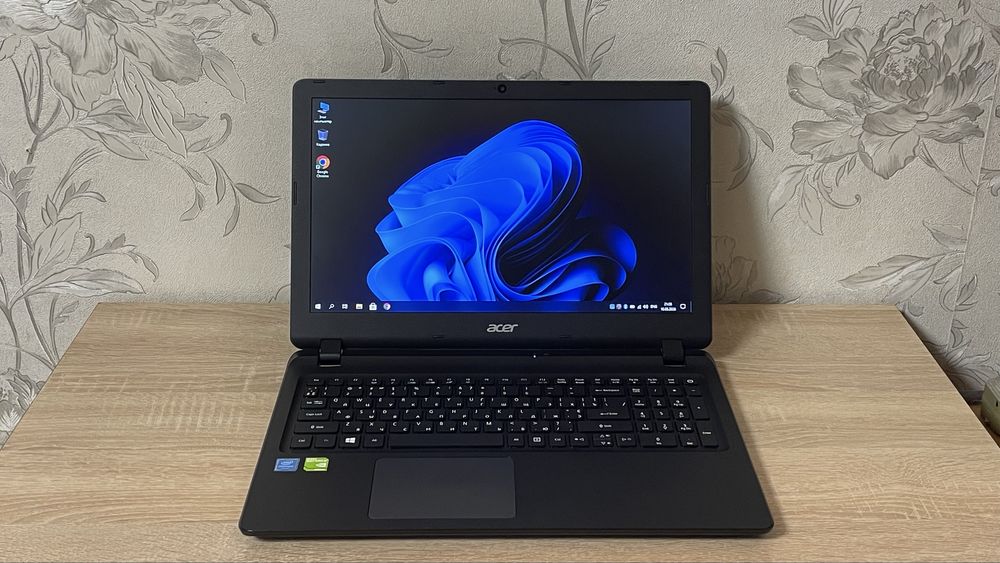 Ноутбук Acer Aspire ES1-532G / Nvidia GeForce 920MX 2 GB / 4 ядра / 3 год. акб / 1 TB HDD