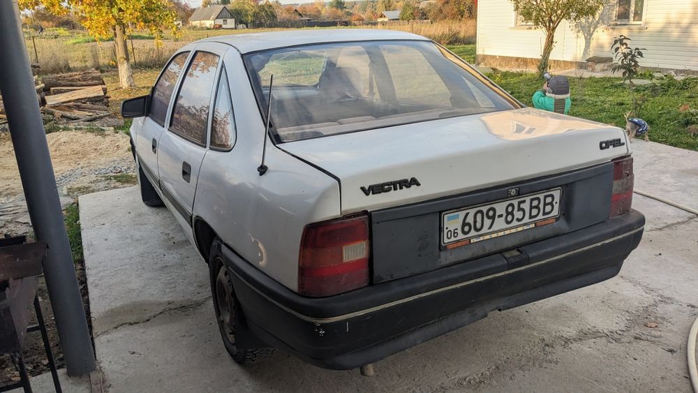 продам Опель машину 1990 року