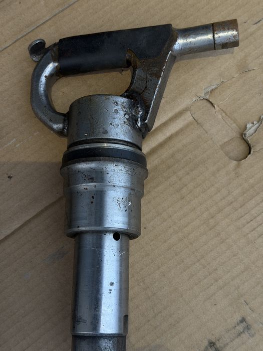 Ручний пневмо-молоток