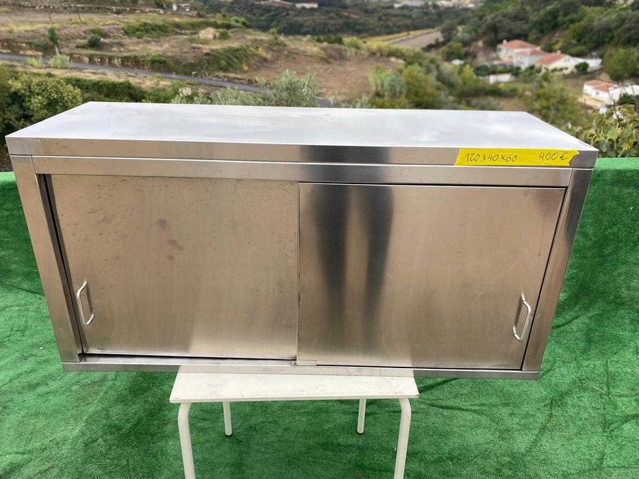Armário de parede em inox