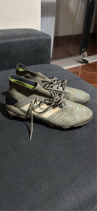 Chuteira Adidas Predator SG