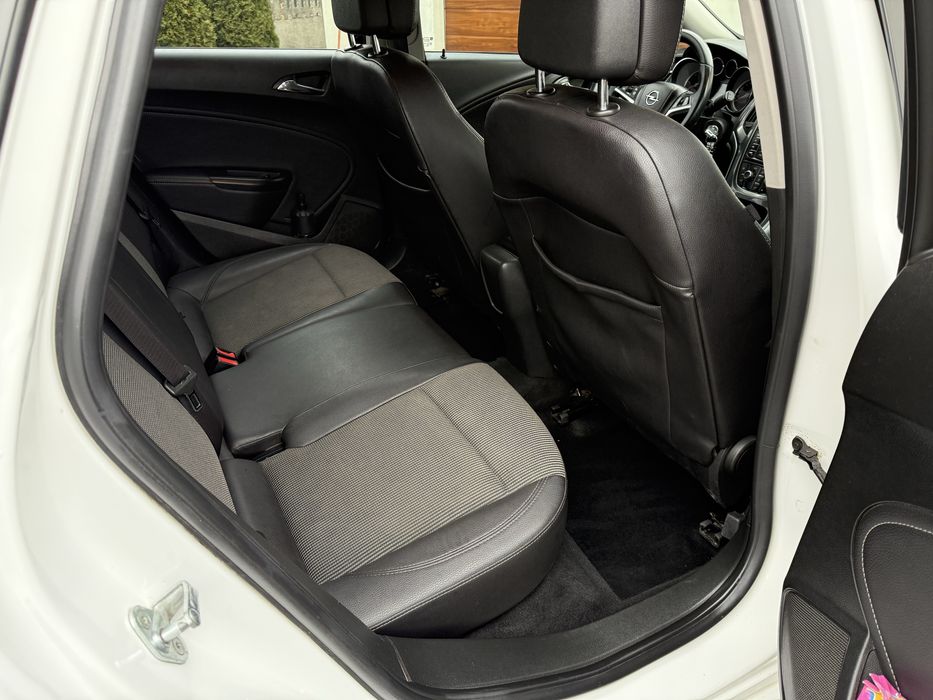 Продам Opel Astra Sports Tourer 1.7 cdti