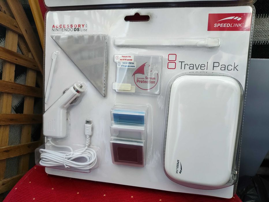 Ładowarka Etui Rysik obudowa Nintendo DS Lite