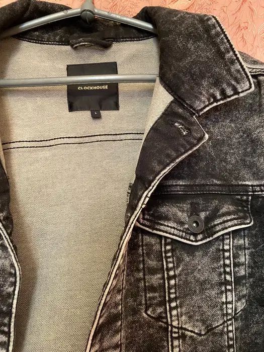 Джинсова куртка від clockhouse