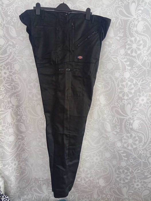Oryginalne spodnie robocze firmy Dickies