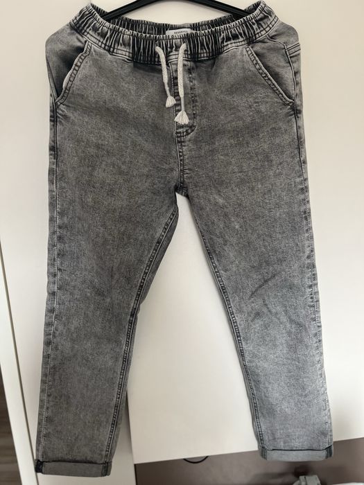 Jesnsy reserved jak nowe 158 cm