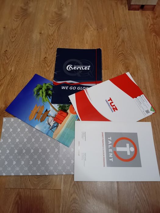 6 sztuk biurowe teczki A4

Zapraszam do tworzenia zestawów 
W razie py