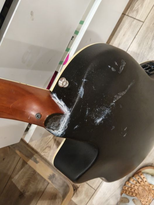 Uszkodzona gitara