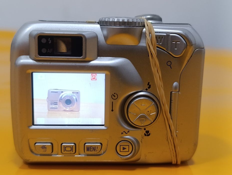 Aparat cyfrowy kompaktowy Nikon Coolpix 3100, na baterie AA, 99% OK
