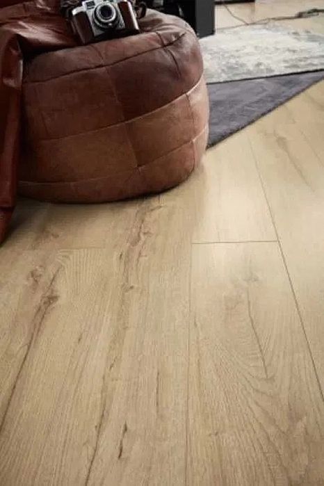 Panele podłogowe Outlet SWISS KRONO Dąb Pacyfik D3280 AC4/8mm + torba STANLEY gratis przy zamówieniu powyżej 100m2