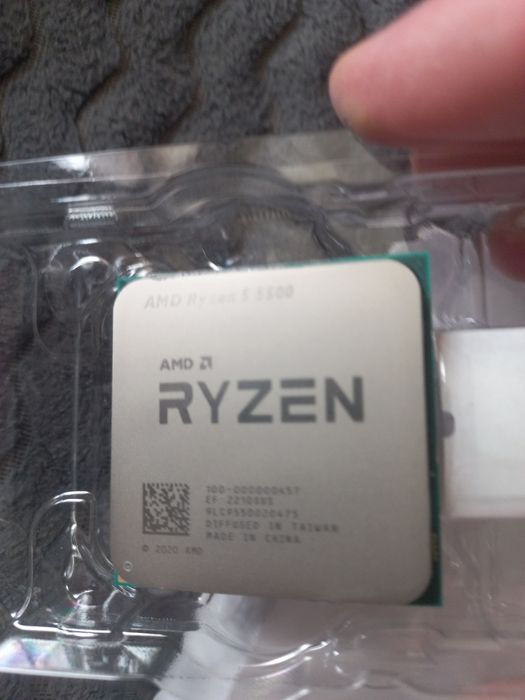 Прцесор AMD Razen 5 5500.мало в користуванні.Читайте опис.