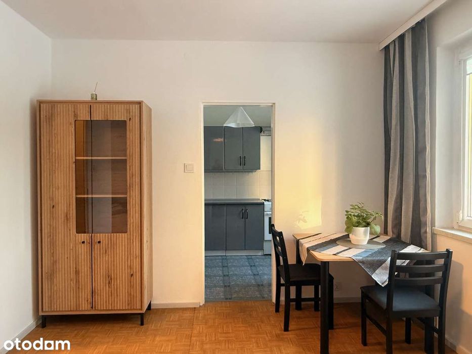 Świeżo wyremontowana kawalerka, osobna kuchnia, bezpośrednio