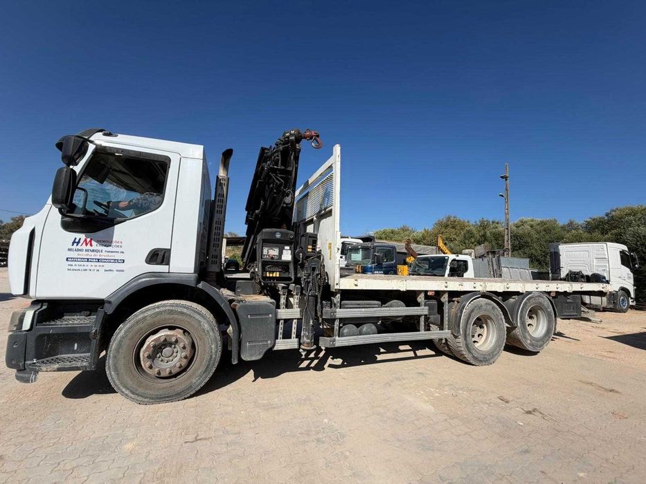 Renault grua hiab 166