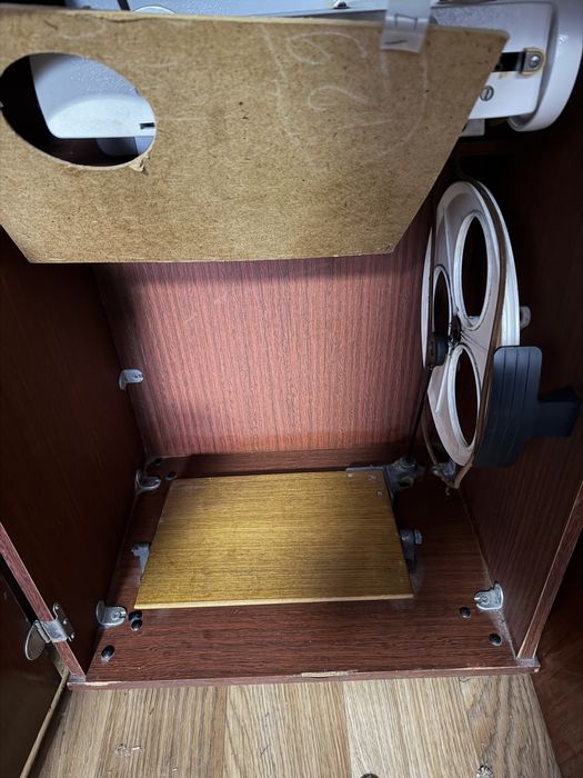 Швейна машинка Чайка 142М