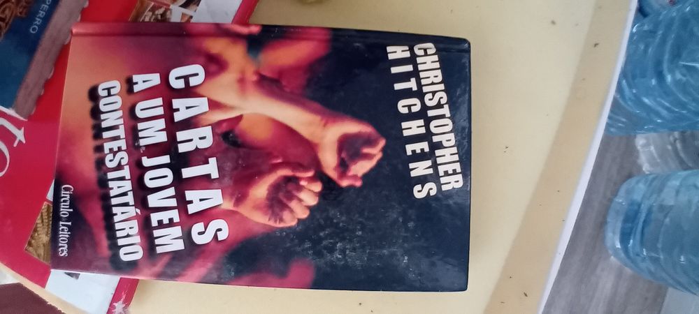 Livro Cartas a um jovem contestatário de Christopher Hitchens
