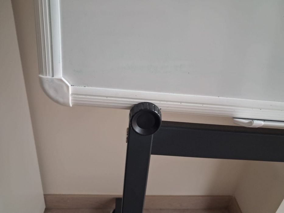 Quadro branco e cavalete