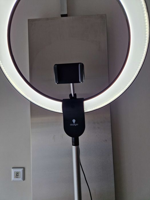 Lampa ledowa ze statywem Aura Ring, Daylight
