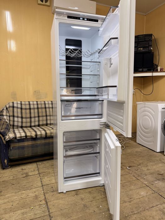 Вбудований холодильник Haier HATB 174 DE No Frost 177 см