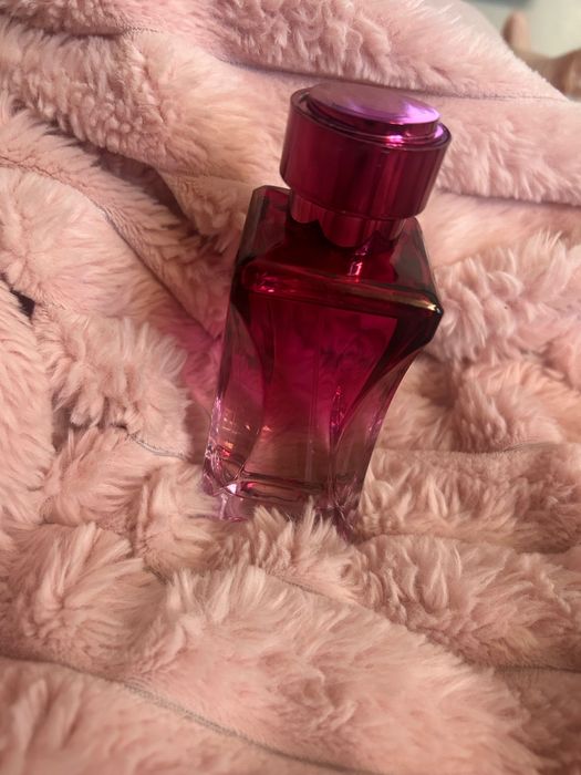 Zarkoperfume Pink molecule 090.09 (Рожева молекула